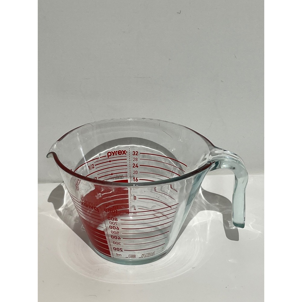 Pyrex 4 Cup 1 Liter Glass Measuring Cup Red Graphics Made in USA 32oz Clear